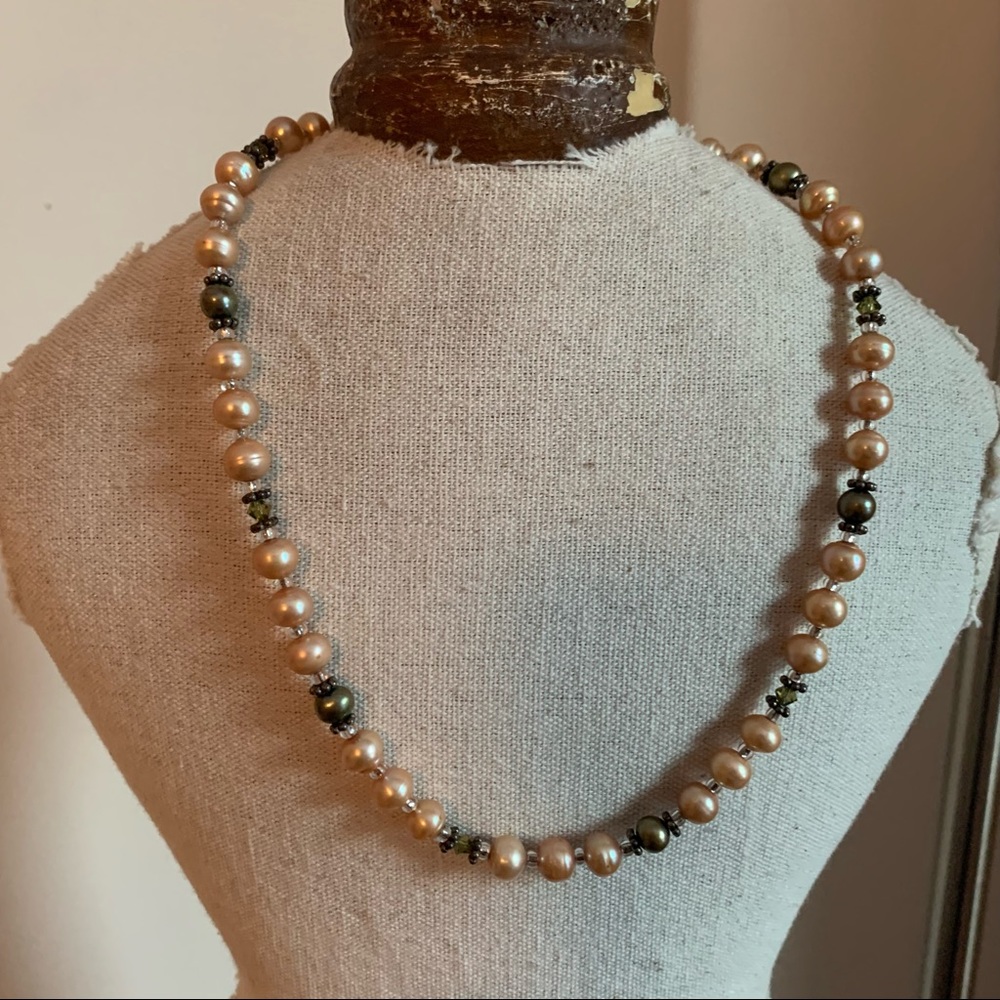 Rose gold beaded pearl necklace